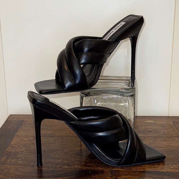 Steve Madden Black Heels - Picture 2 of 4